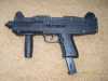 plynová pistole EKOL ASI: ráže 9 mm, kapacita zásobníku 15 nábojů, střílí jednotlivými ranami i dávkou, kadence 15 ran za 1,7 sekund, délka zbraně 345 mm, v záruce,