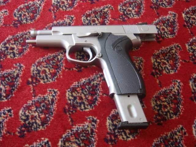 Smith and Wesson mod 5946