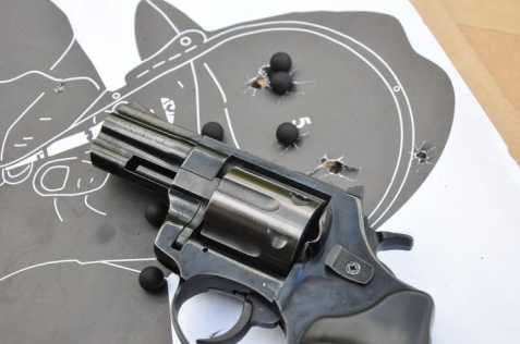 Revolver na obranu,bez ZP,od 18.let